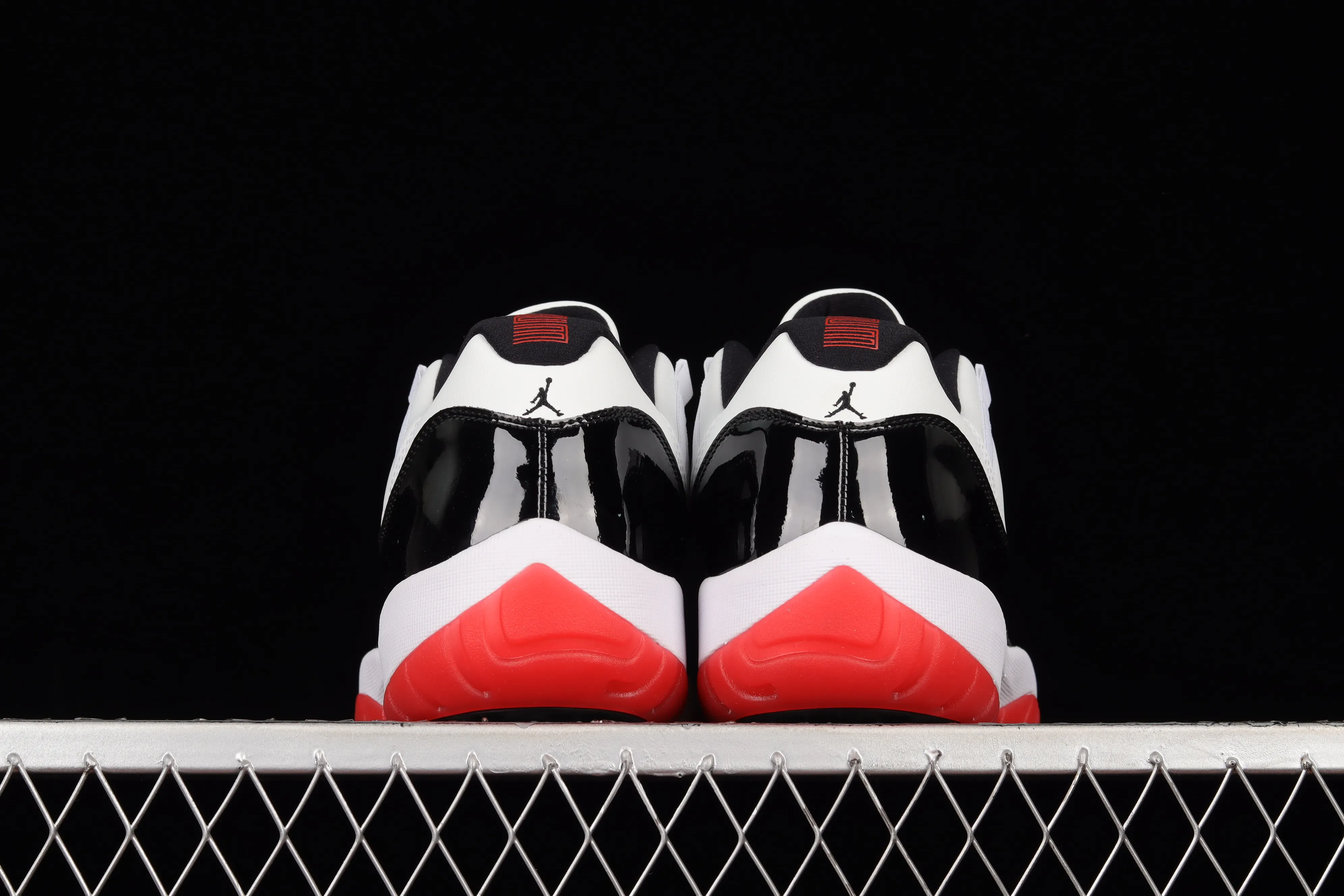 All categories Air Jordan Jordan series basketball shoes Air Jordan 11 F version Air Jordan 11 Retro Low AJ11 Joe 11 low-top patent leather black and red top layer genuine carbon AV2187-160